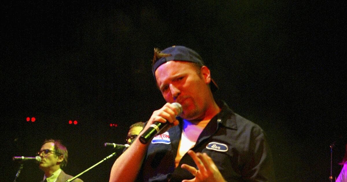 Dan Finnerty profaned Bonnie Tyler's hit in 'Old School.' He regrets the f-bombs at her shows