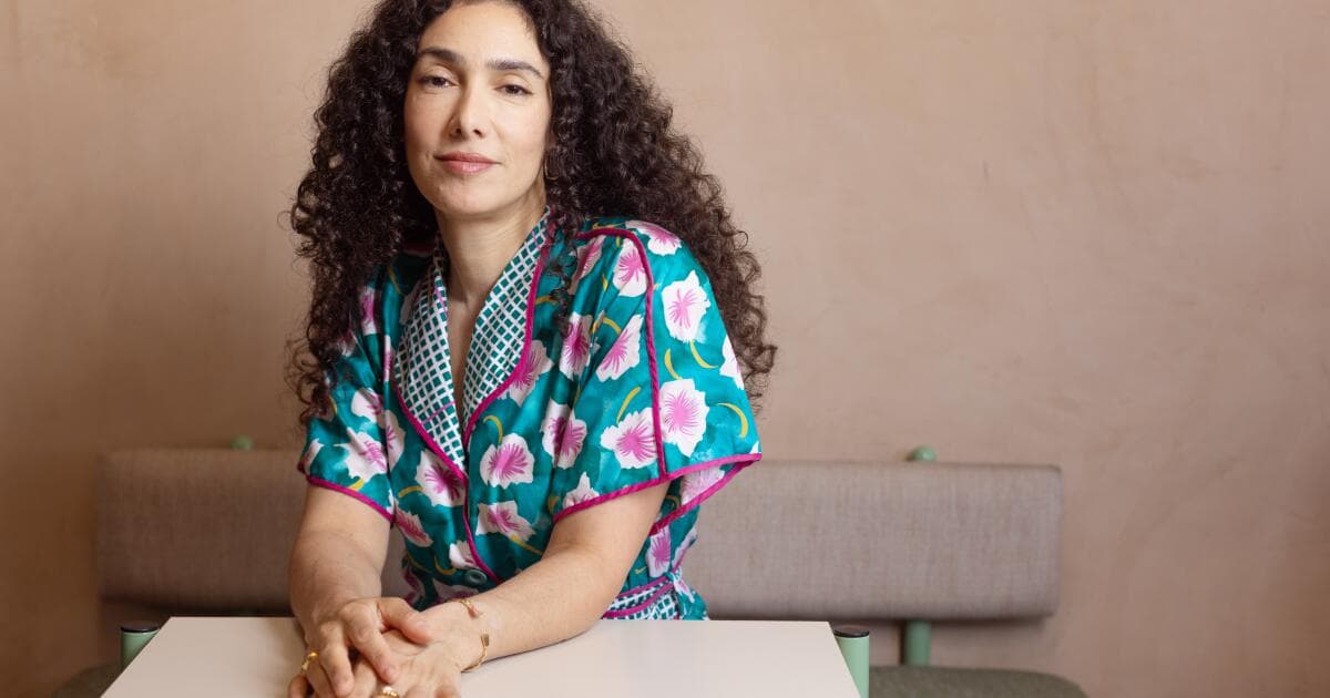Bedouine turns lost homes into lush refuge on 'Neon Summer Skin'