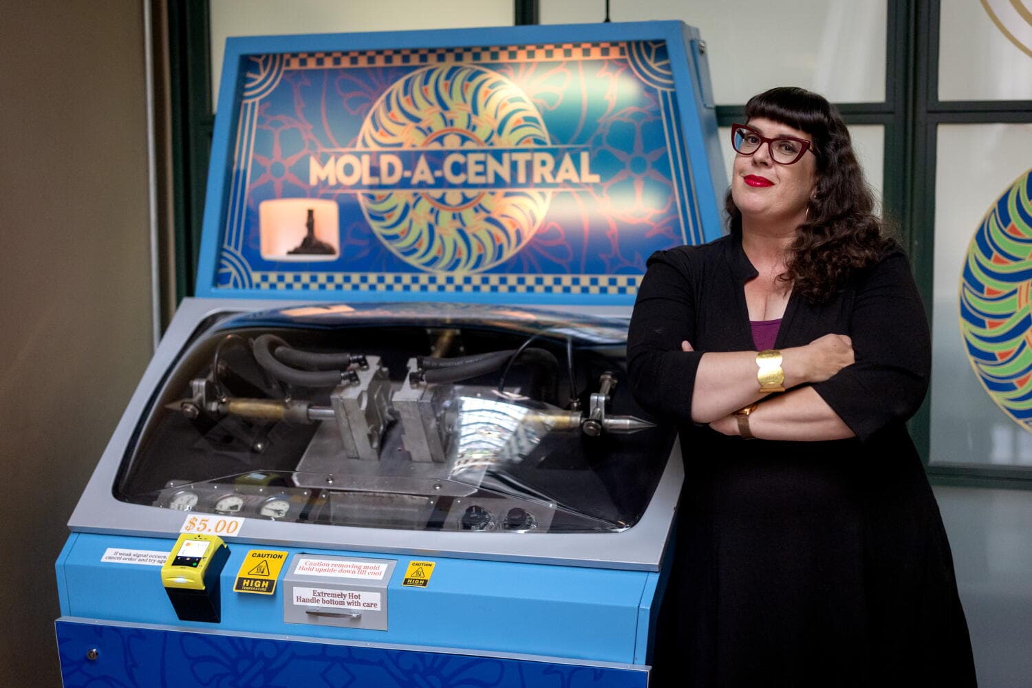 Smell that? Mold-A-Rama makes a comeback in L.A. thanks to one determined librarian