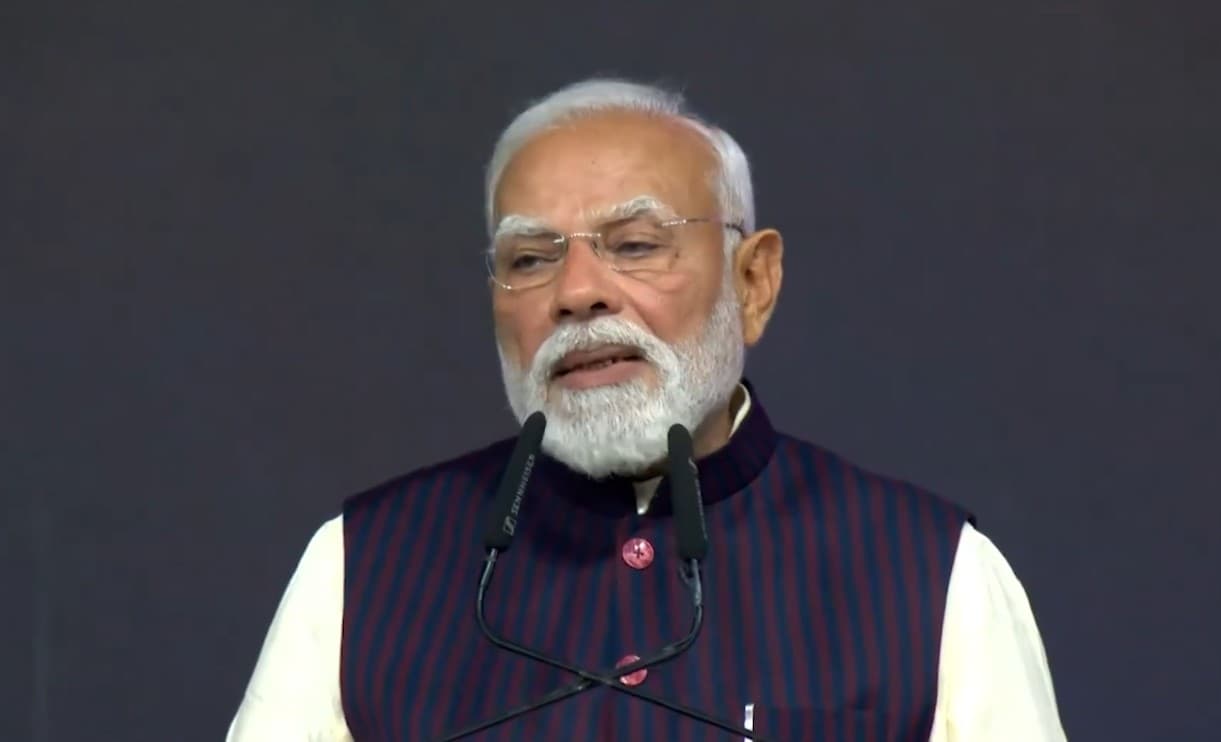 PM Invites Global Investors to Invest in Power Sector