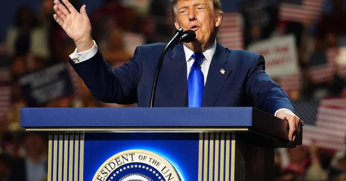 Letters to the Editor: Trump's Obamacare rebate stunt is pure 'desperation' ahead of midterms